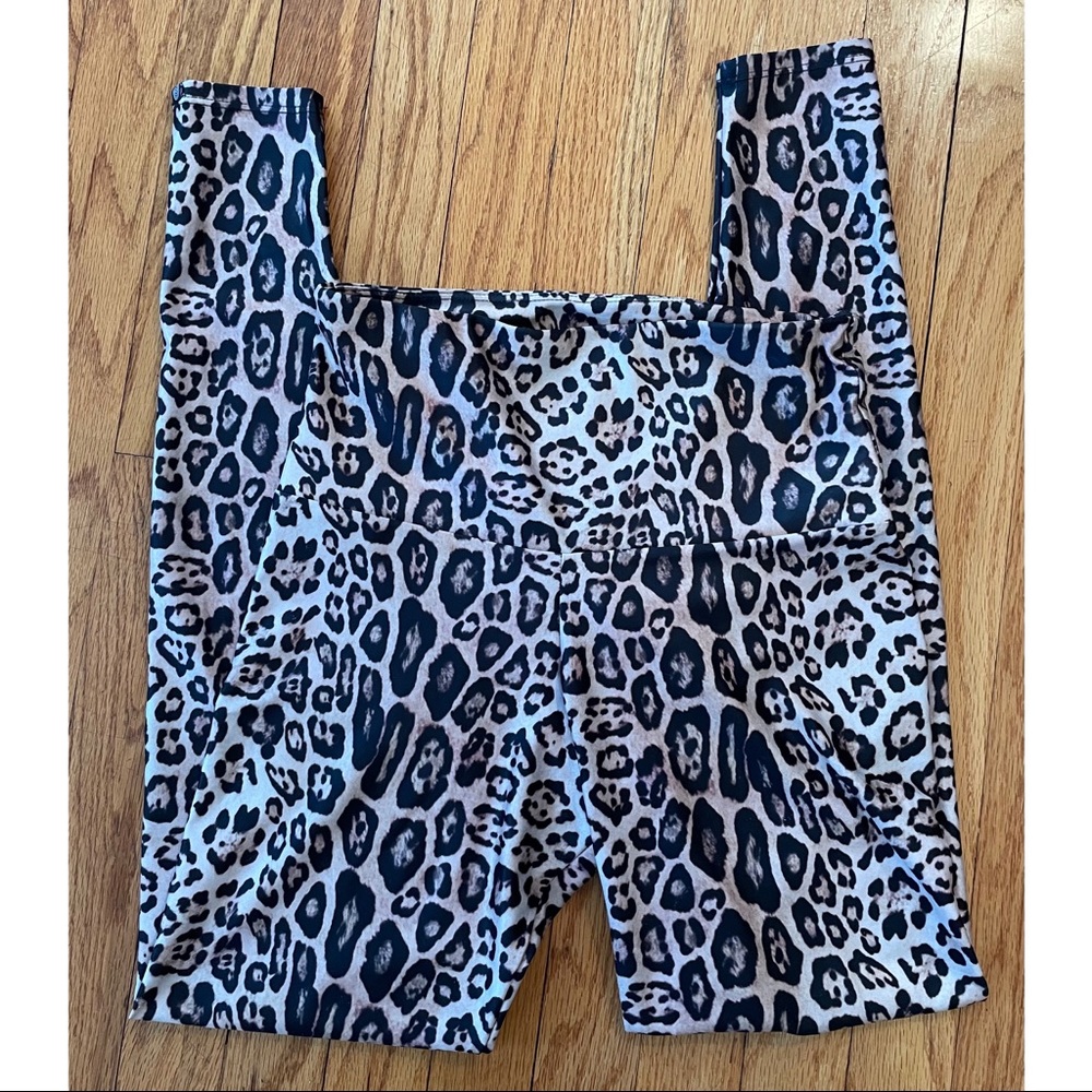Onzie High Rise Leopard Leggings